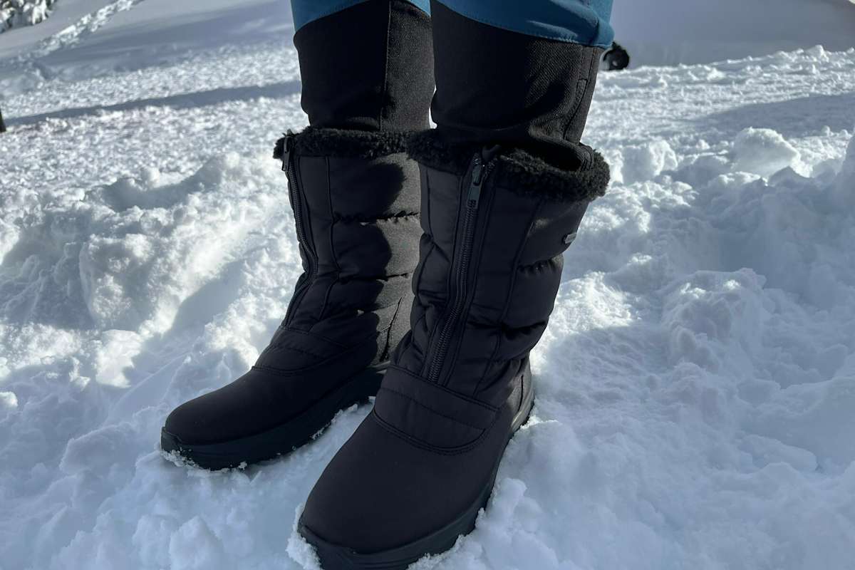 Der Winterstiefel von Kilimanjaro ist durch seine ausklappbaren Spikes unschlagbar.
