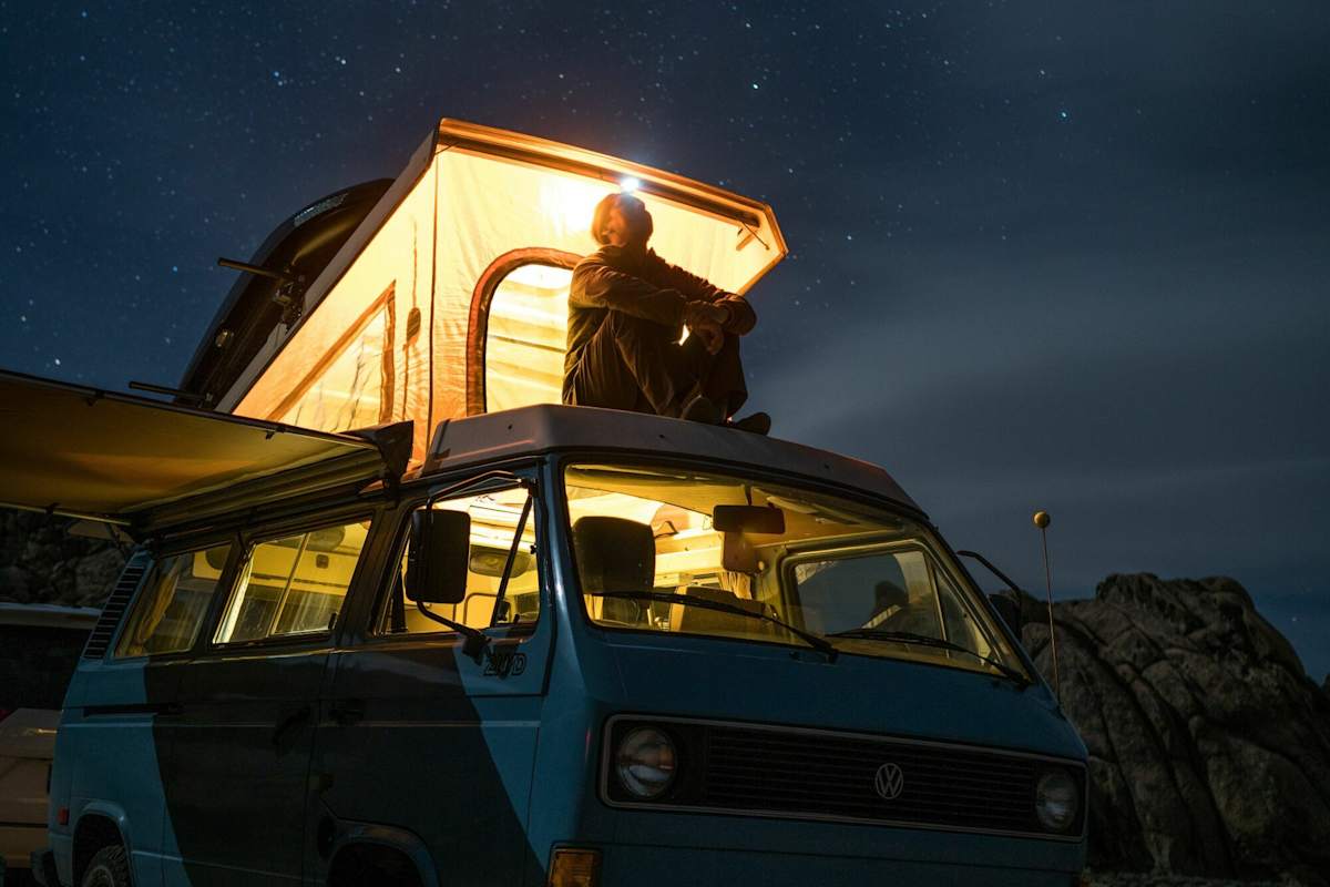 Vom Campervan aus den Sternenhimmel beobachten