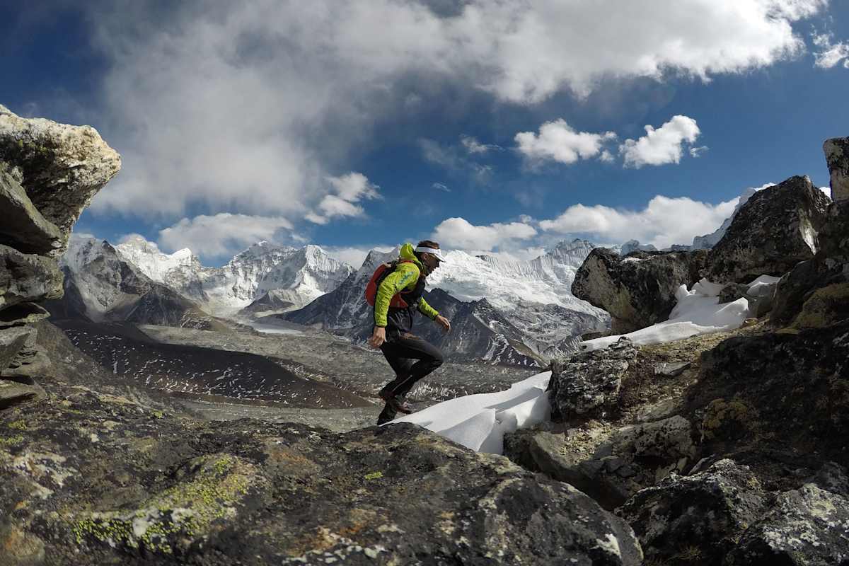 Ueli Steck beim Training im Himalaya