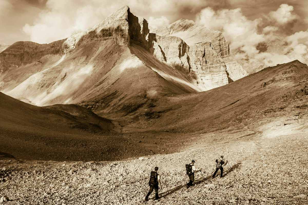 Wanderer an der Breitgrieskarspitze im Karwendel