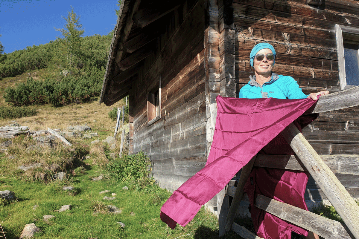 Federleicht und groß genug: Seidenschlafsack von COCOON