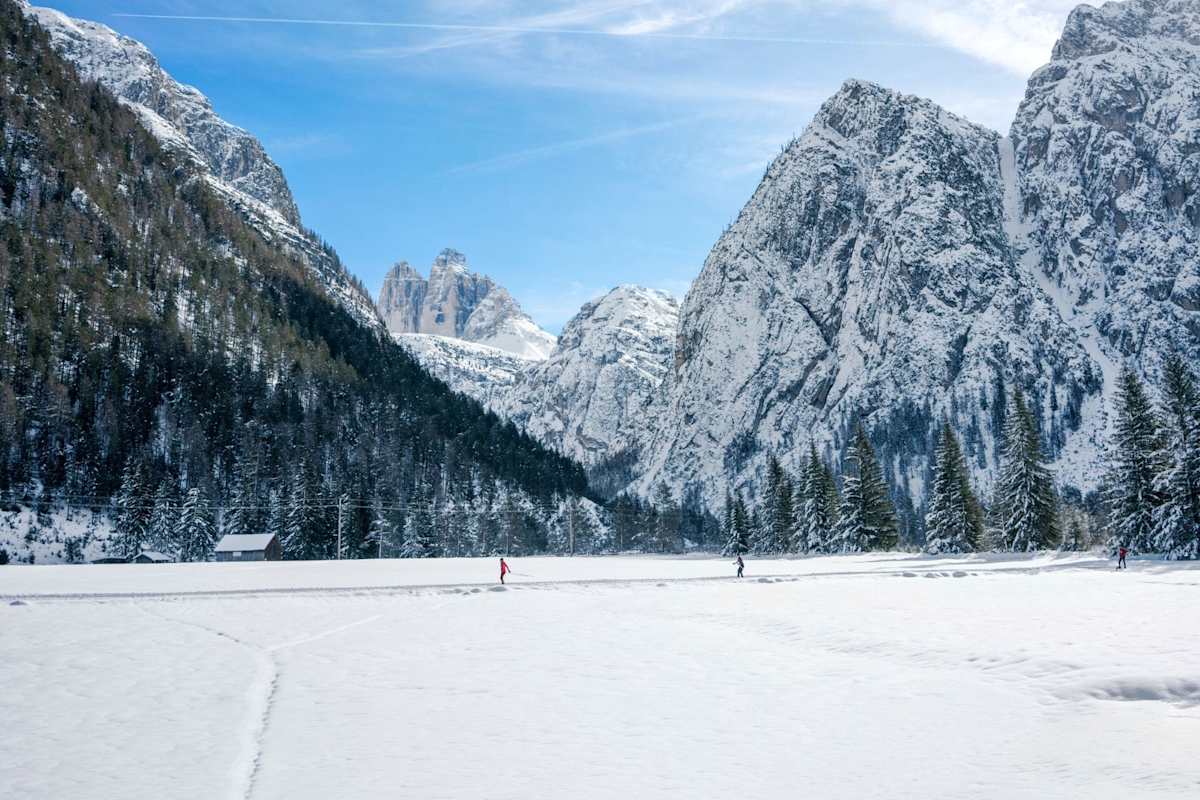 Blick auf die schneebedeckten Drei Zinnen