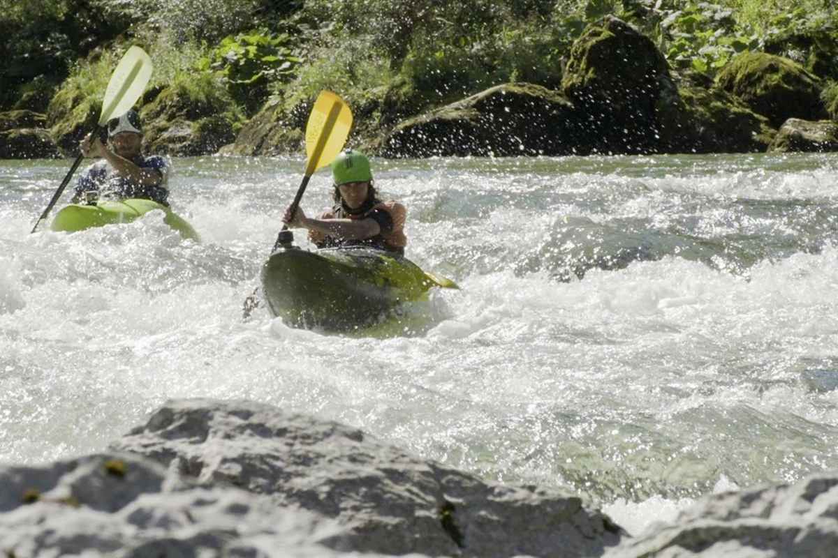 Das Kajak wird auf Fluss und Paddler abgestimmt