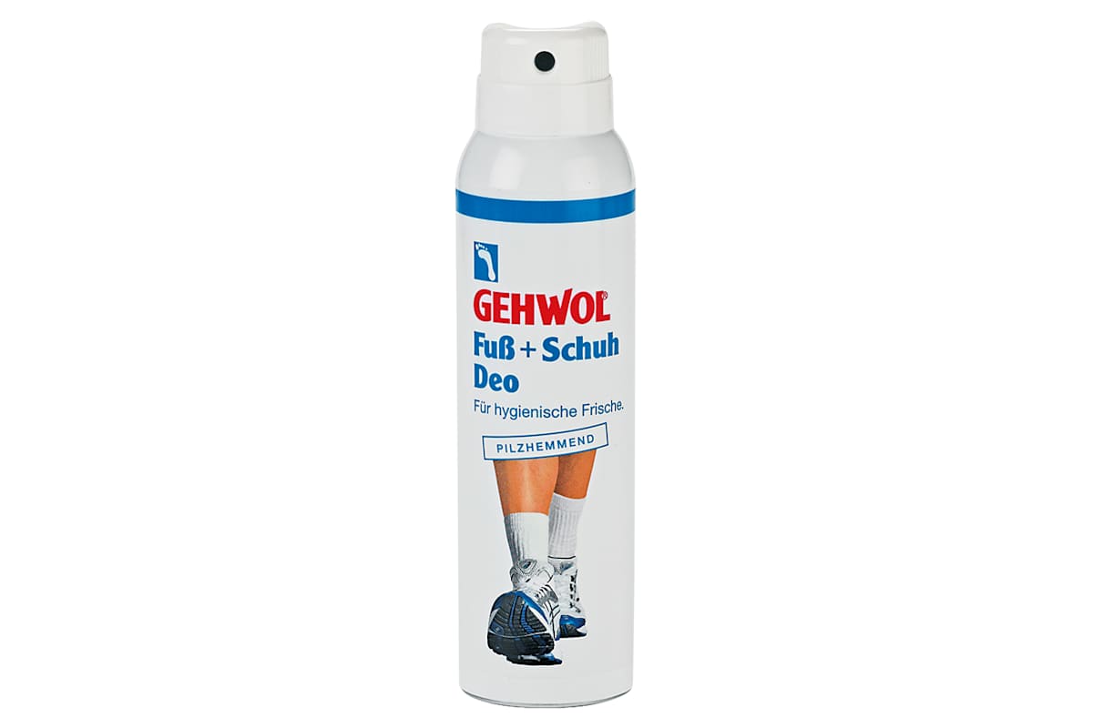 Das Gehwol Fuß & Schuh Deo beseitigt und verhindert den Schweißgeruch an den Füßen und in den Schuhen.
