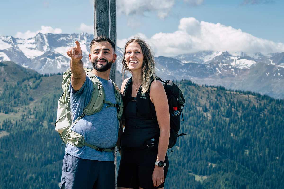 Gemeinsam am Gipfel anzukommen, bedeutet für Sabrina und Sefa mehr als Aussicht – es steht für all das, was sie sich zurückerobert haben.