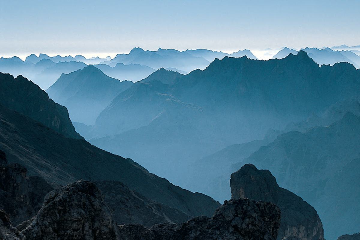 Bei der Alpenüberquerung mit dem Fernwanderweg E5 gibt es eine Vielzahl an bezaubernden Bergpanoramas zu entdecken.