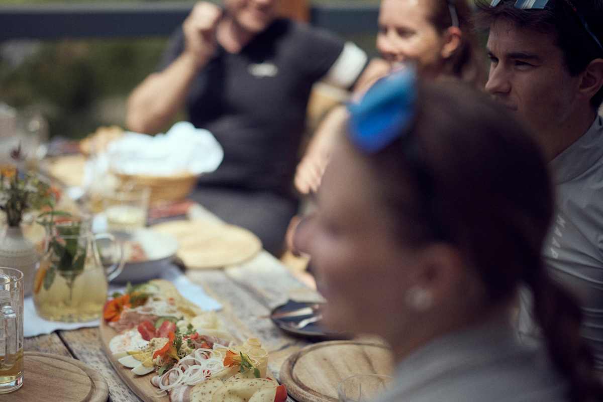 Regionale Stärkung nach der Etappe – Jausenzeit im Mühlviertel