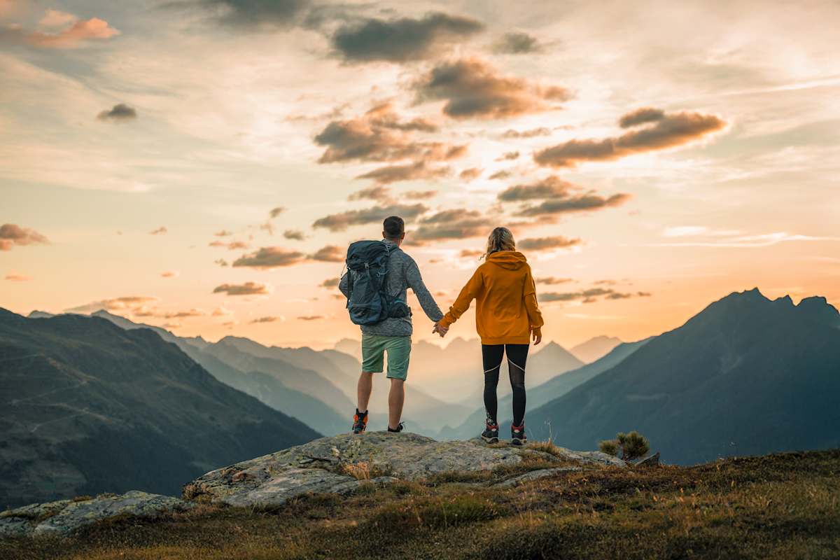 Mit einem Sonnenuntergang am Berg neigt sich der Urlaub im Paznaun langsam, aber spektakulär dem Ende zu.