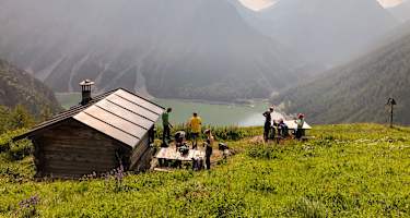 Selbstversorgerhütten bieten ein einmaliges Erlebnis in den Bergen, abseits großer Tourismusströme, so wie hier in Livigno, Itlaien