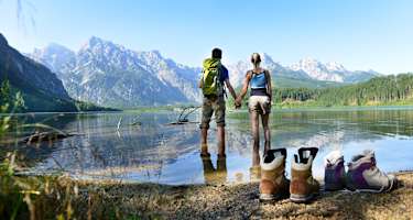 Der Almsee vor der Kulisse des Toten Gebirges