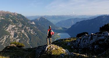 Herrlicher Ausblick von der Seebergspitze (2.085 m) nach Maurach