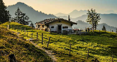 Urig und sehr gemütlich - die Almen im Chiemgau.