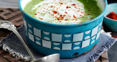 Topf mit Erbsensuppe