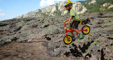 Mountainbiken mit Kindern: Kind am Laufrad