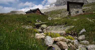 Die Geraer Hütte am Fuße des Olperers ist ein wichtiger Stützpunkt entlang der Peter-Habeler-Runde.