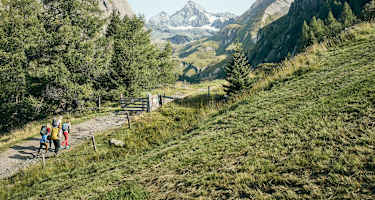 Vom Osttiroler Ködnitztal hat man einen besonders schönen Blick auf den 3.798 Meter hohen Großglockner.