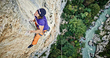 Stefan Glowacz klettert in der Verdonschlucht