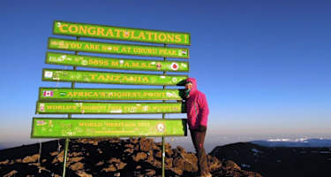 Dünne Luft: Am 5.895 Meter hohen Uhuru-Peak, dem Gipfel des Kilimanjaro