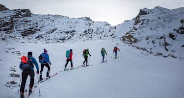 Im Preis inkludiert sind geführte Touren, LVS-Suchfeld und vieles mehr