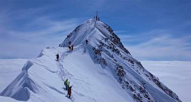 Die Wildspitze mit Skitourengeher