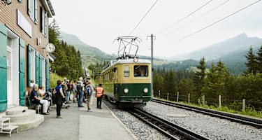 Öffentliche Anreise zur Wanderung mit der Bahn.