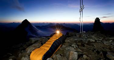 Biwak am Gipfel des Wilden Pfaffs in den Stubaier Alpen in Tirol