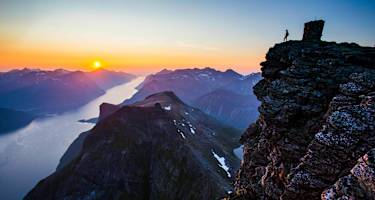 Wandern Klettersteig Fjord Norwegen Bergwelten