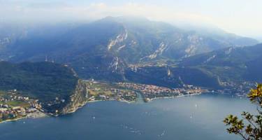 Cima Rocca: Blick über Gardasee und Torbole