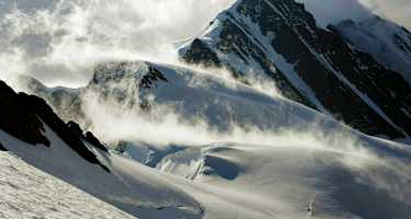 Gross Fiescherhorn in den Berner Alpen an der Grenze zum Wallis