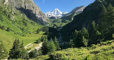 Blick vom Ködnitztal bei Kals auf den Großglockner - der Doppelgipfel ist gut erkennbar. 