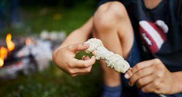 Kinder Lagerfeuer Steckerlbrot