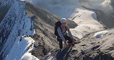Die junge Hüttenwirtin aus Bern auf ihrem Weg zum Gipfel des Eiger