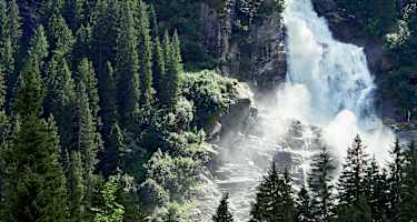 Die Krimmler Wasserfälle stellen ein imposantes Naturschauspiel dar.