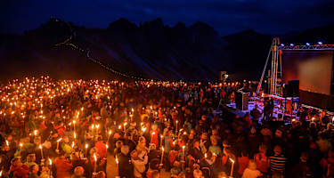 Ein Lichtermeer für David Lama