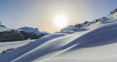Winter in Maloja zwischen Oberengadin und Bergell in Graubünden