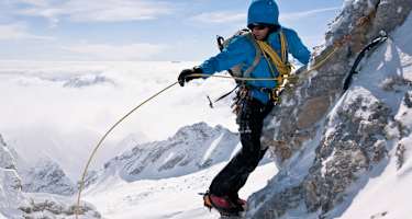 Alpinist auf der Zugspitze in Bayern