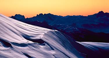 Abendstimmung an der Valluga Nord am Arlberg: eine der legendärsten Freeride-Abfahrten der Alpen