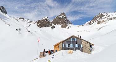Die Tuoihütte in der Schweiz