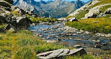 Zum Passo de Balniscio in Graubünden: Blick zum Piz d’Arbeola