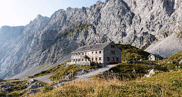 Die Lampsenjoch Hütte im Karwendel