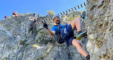 Für die Teilnehmer und Teilnehmerinnen des Bergwelten-Events „Mein erster Klettersteig“ ging es unter anderem am Sattelberg abwechslungsreich zur Sache.