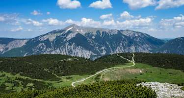 Wiener Alpen: Blick auf den Schneeberg