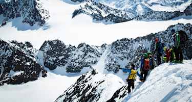 Die Ausbildung zum staatlich geprüften Berg- und Skiführer ist nicht nur eine physische, sondern auch eine mentale Herausforderung