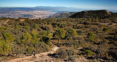 Blick vom Gebirge der Sierra de Mijas über Málaga in Andalusien