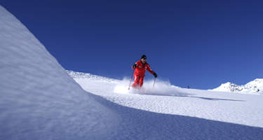Skilehrer bei der Abfahrt in Serfaus in Tirol