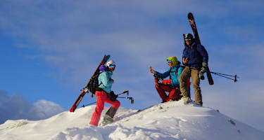 Skitourengeher am Gipfel