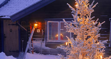 Winter: Hütte im Schnee