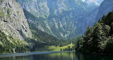 Der Obersee ist quasi der kleine Bruder des Königssees in Berchtesgaden.