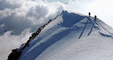 Bergsteiger am Weissmies in den Walliser Alpen