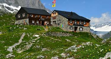 Die Windgällenhütte in den Glarner Alpen im Kanton Uri (Schweiz)